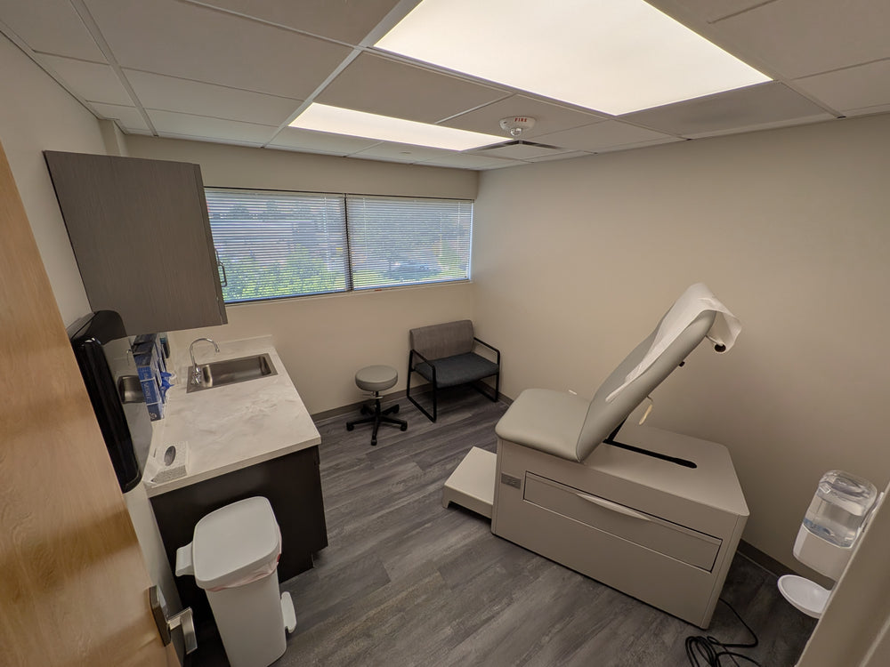 Furnished exam room at MedCoShare Cambridge